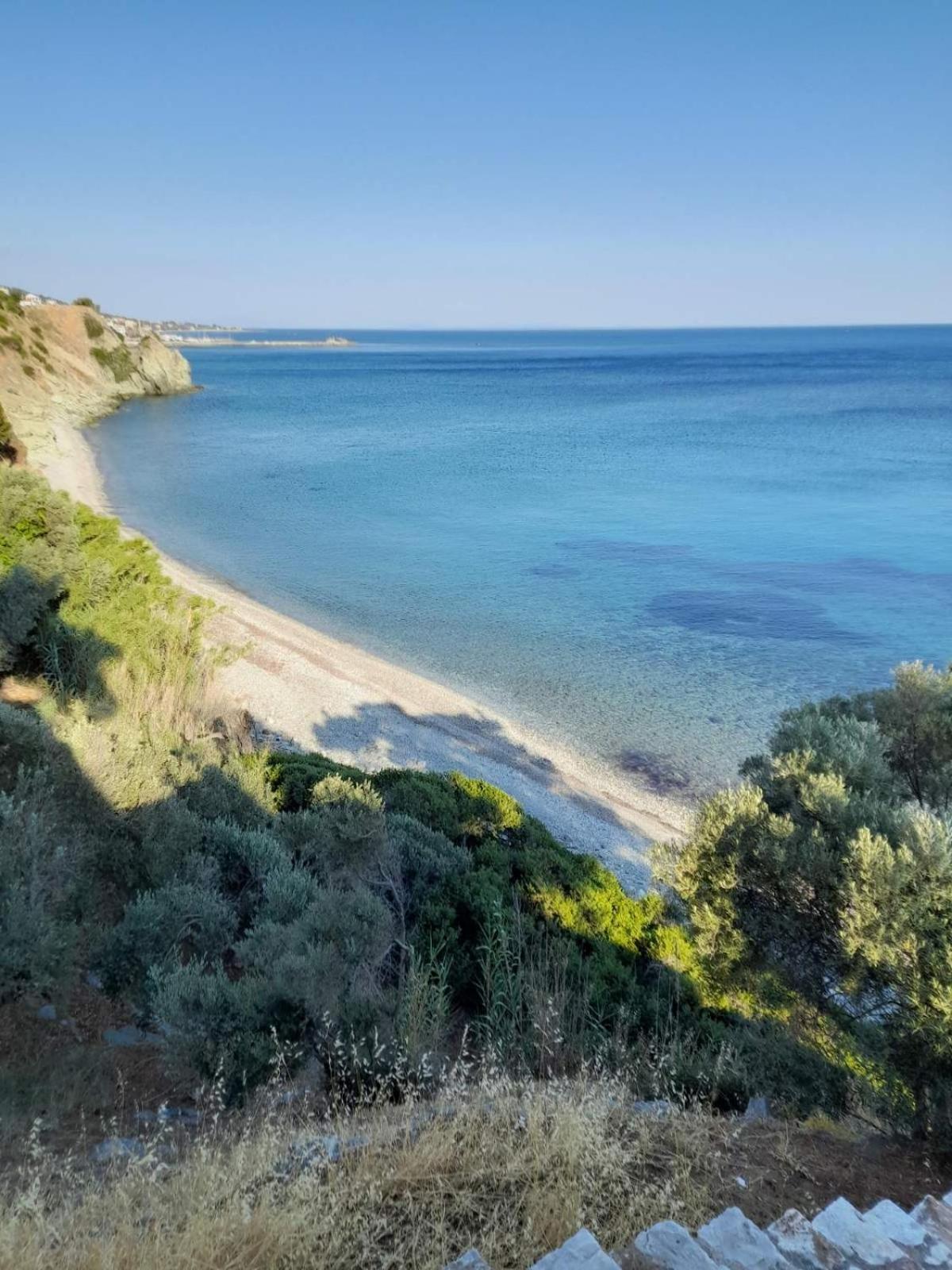 Δωμάτια Κόκκινος Πύργος Plomari Buitenkant foto