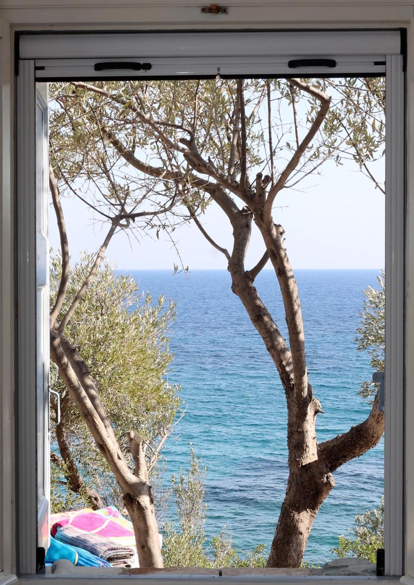 Δωμάτια Κόκκινος Πύργος Plomari Buitenkant foto