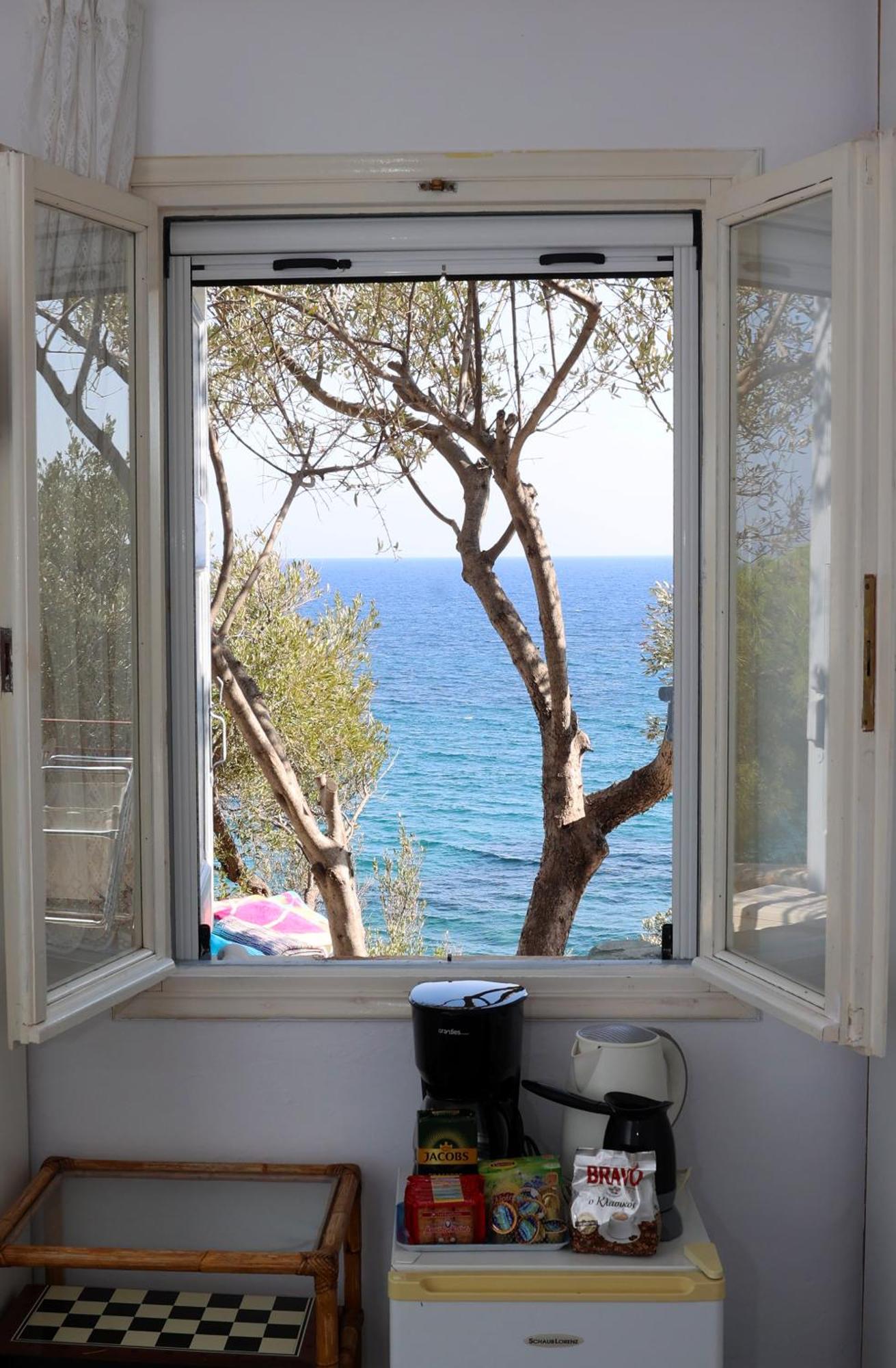 Δωμάτια Κόκκινος Πύργος Plomari Buitenkant foto