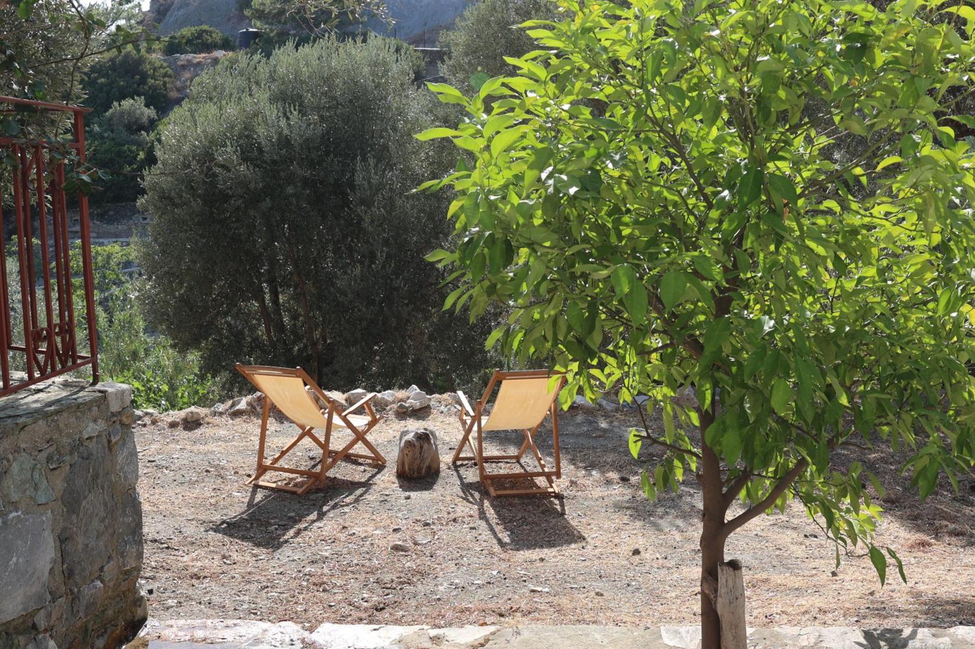 Δωμάτια Κόκκινος Πύργος Plomari Buitenkant foto