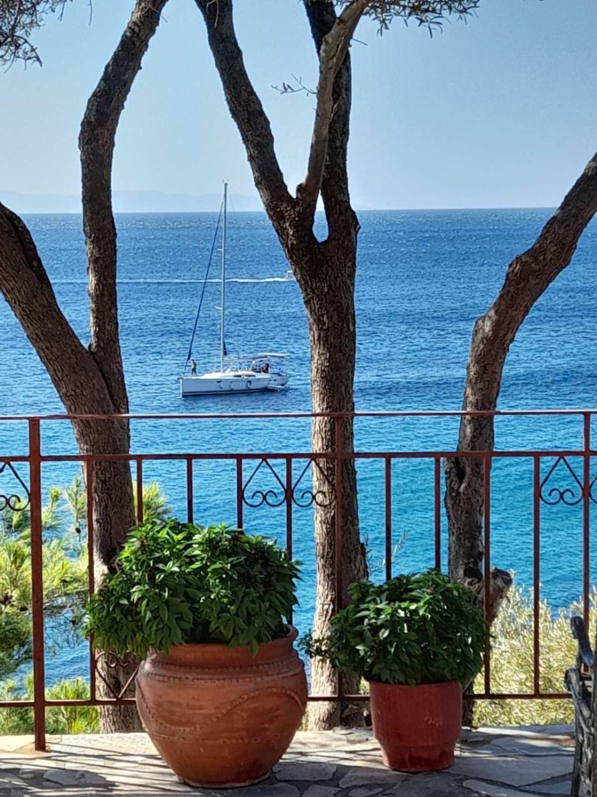 Δωμάτια Κόκκινος Πύργος Plomari Buitenkant foto