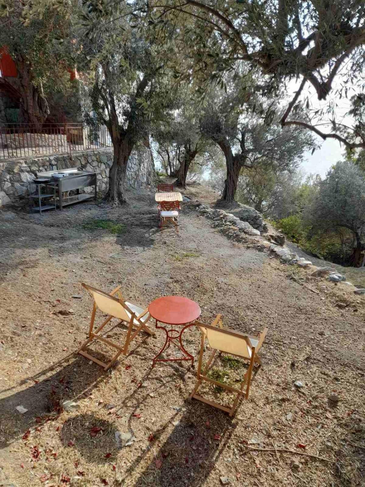 Δωμάτια Κόκκινος Πύργος Plomari Buitenkant foto